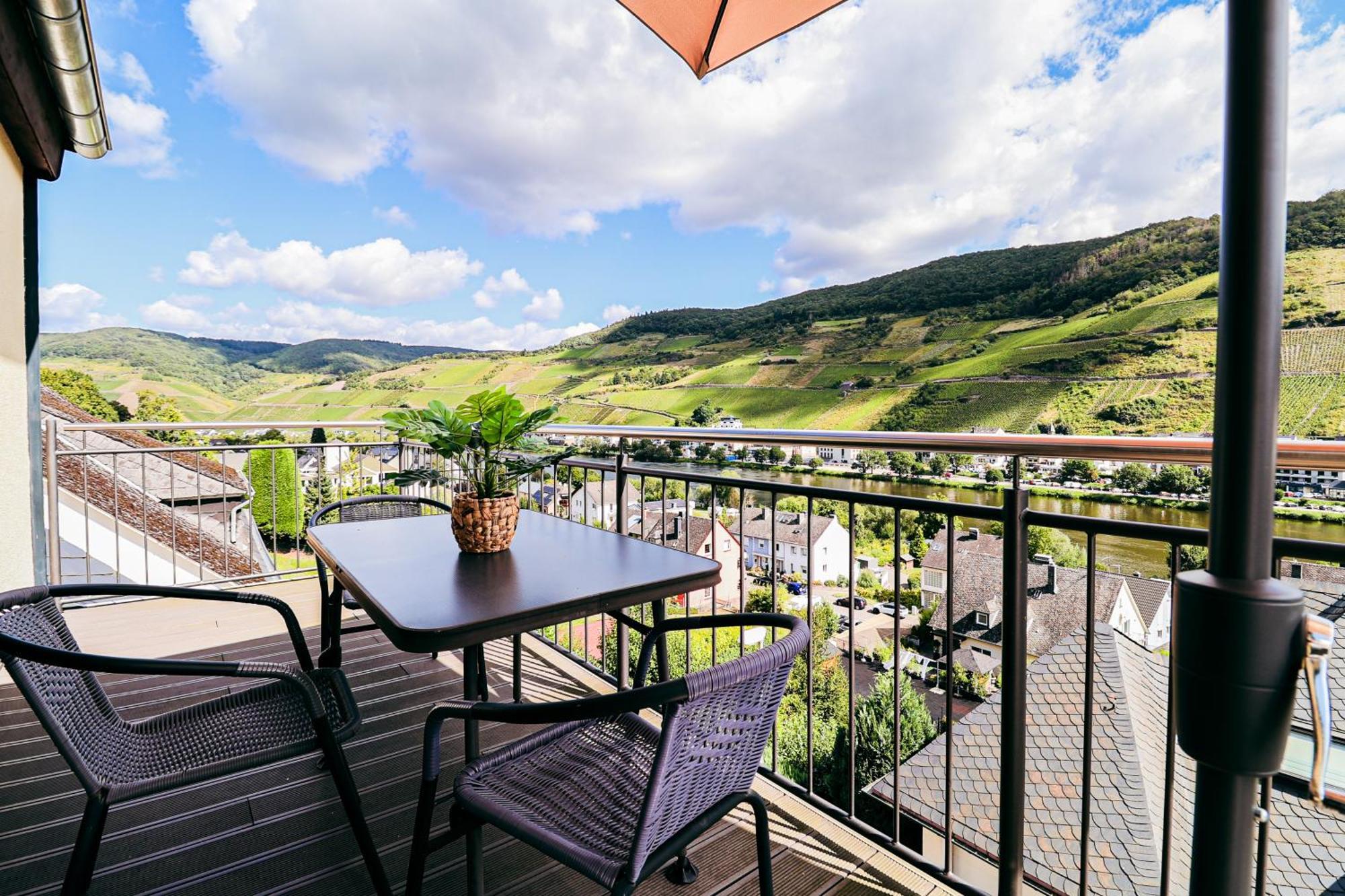 Sky Apartment, Blick Zur Mosel, Grosser Balkon, Kaffeemaschine, Smart Tv Zell Extérieur photo